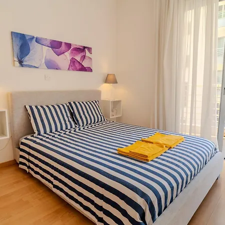 Blue Dawn Center Flat Apartament Larnaca