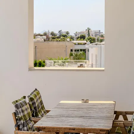 Blue Dawn Center Flat لارنكا