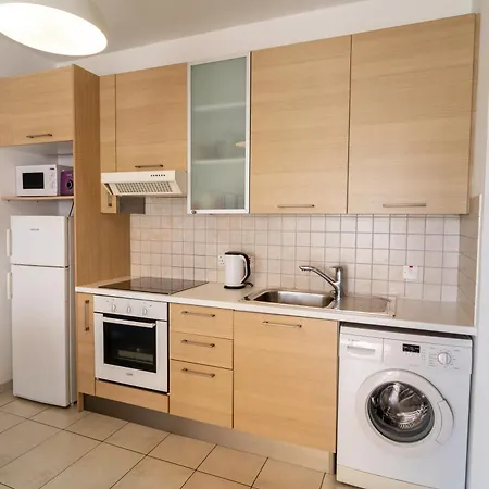 Blue Dawn Center Flat * لارنكا