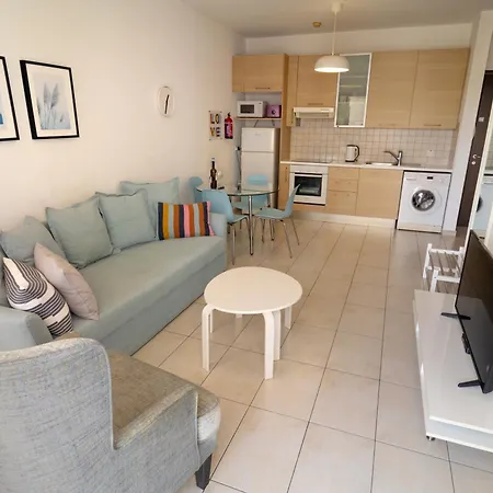 Blue Dawn Center Flat شقة